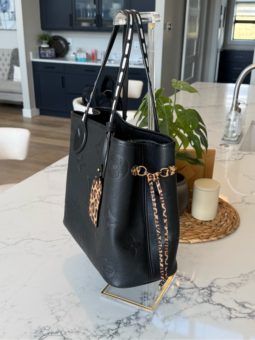 Louis Vuitton Wild at Heart Neverfull MM Black Monogram Tote - Picture 8 of 16